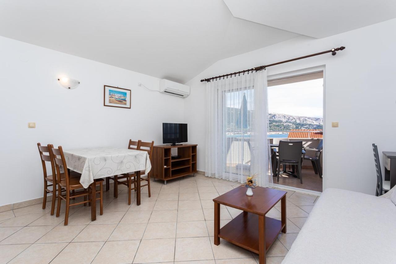 Apartments Crnekovic I Zarok Baska  Exterior photo