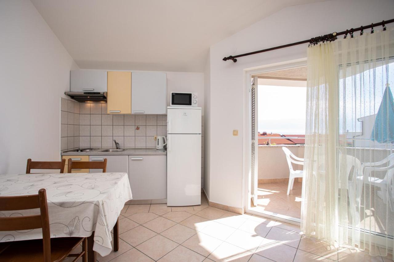Apartments Crnekovic I Zarok Baska  Exterior photo