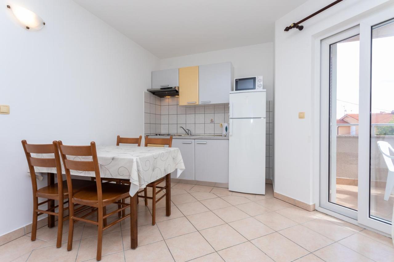 Apartments Crnekovic I Zarok Baska  Exterior photo