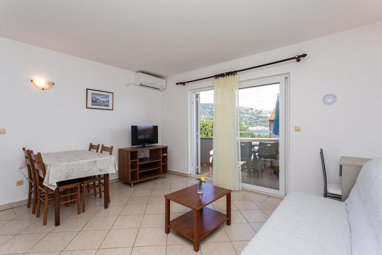 Apartments Crnekovic I Zarok Baska  Exterior photo